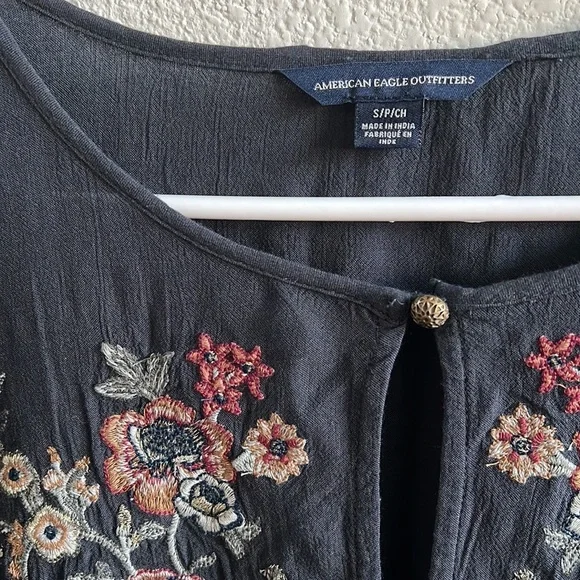American Eagle  floral top - Picture 3 of 6
